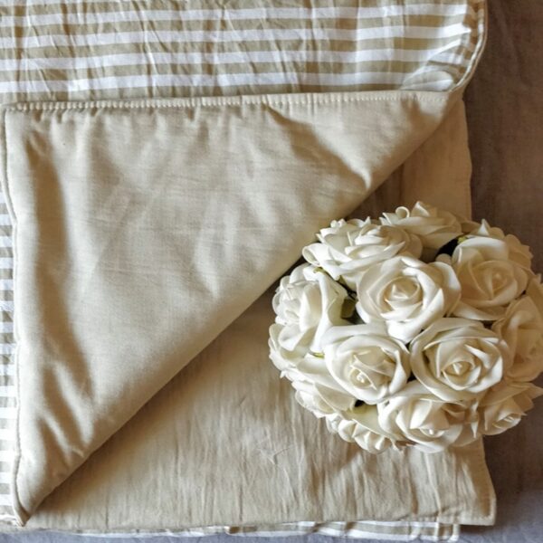 IRENE RAYAS BEIGE PIE DE CAMA
