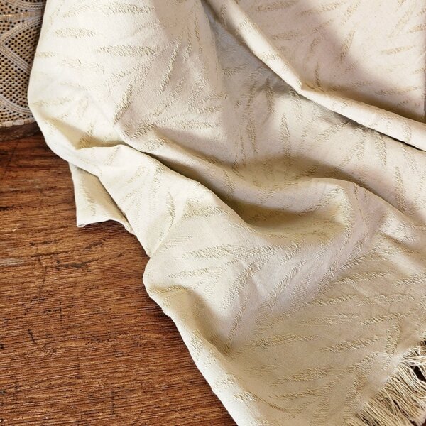TILA BEIGE MANTA