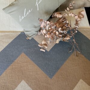 VICTORIA GRIS PIE DE CAMA XL