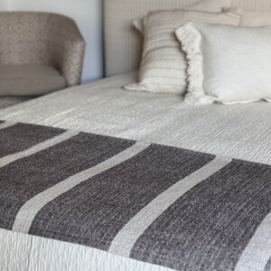 ZARA CHOCOLATE PIE DE CAMA XL