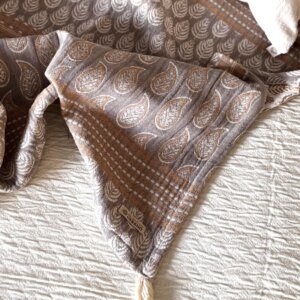 MALIKA TOSTADO PIE DE CAMA